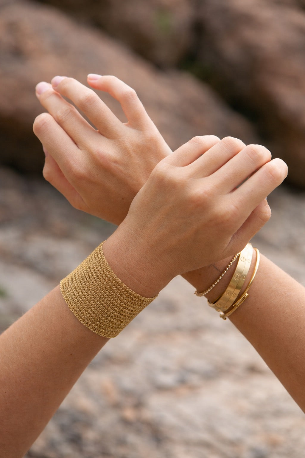Manchettes et bracelets